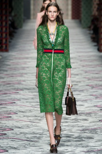 Look 1